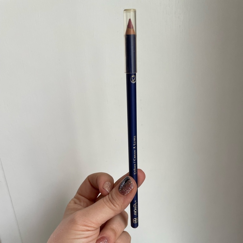 𝅺plum fuscua lipliner pencil with cap made in the usa makeup - Picture 4 of 5
